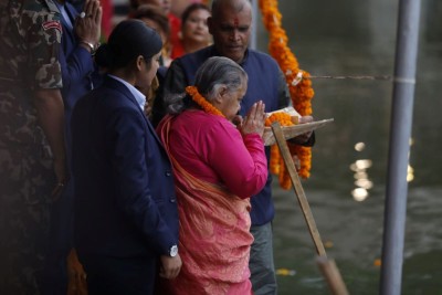  प्रधानमन्त्री कार्कीद्वारा कमलपोखरीमा छठ पूजा 